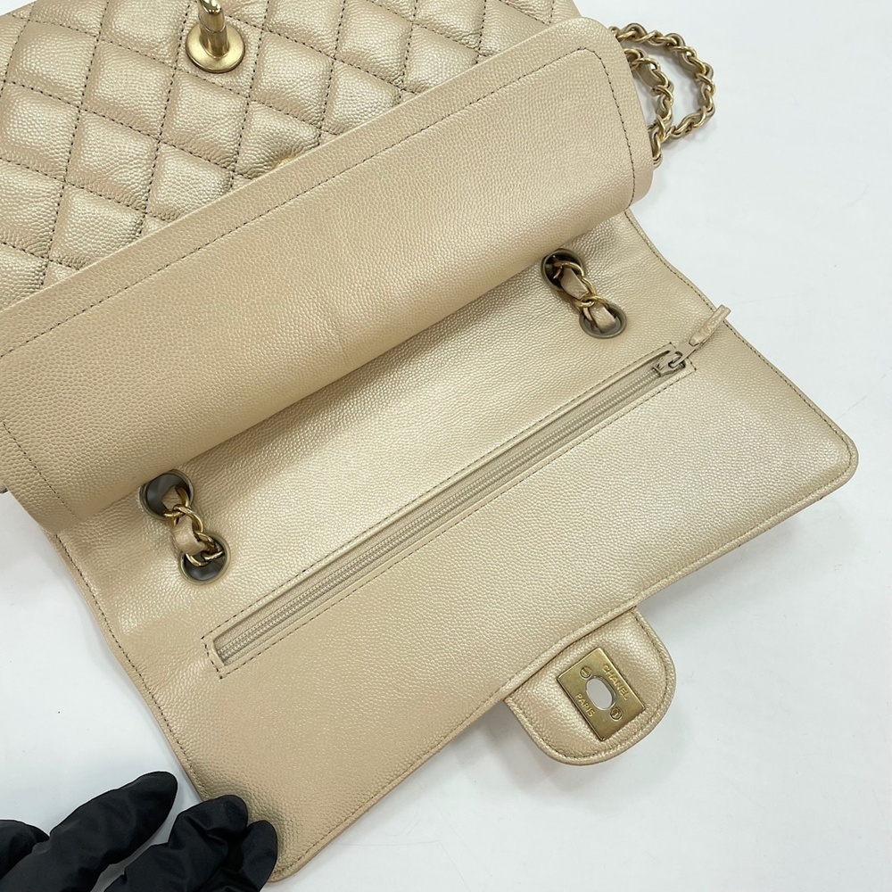 Chanel Matelassé 25 Shoulder Bag, Beige - Picture 10 of 12